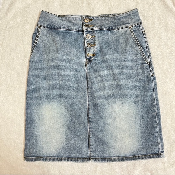 PrAna Y2K Aubrey Denim Mini Skirt Light Wash with Back Slit - Picture 3 of 7